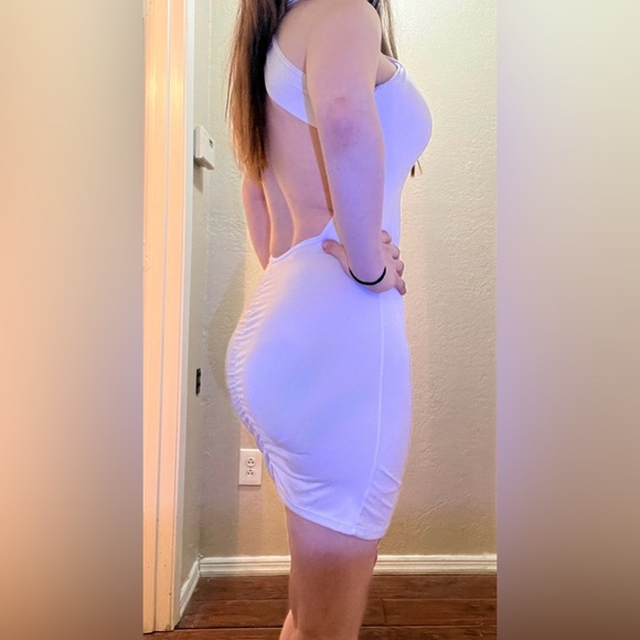 White scrunchy low cut club dress - large - Picture 4 of 4